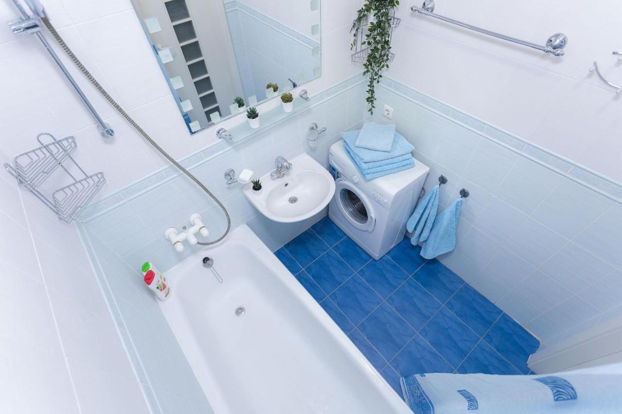 Apartment Near Zybitskaya Минск Екстериор снимка